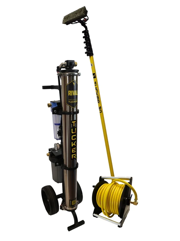 Tucker RIVAL v2 4-stage RO/DI purification cart with pole and hose reel